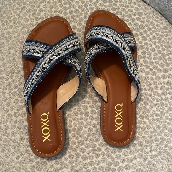 XOXO Blue Beaded Sandals - worn once! Size 8.5 - Picture 2 of 4